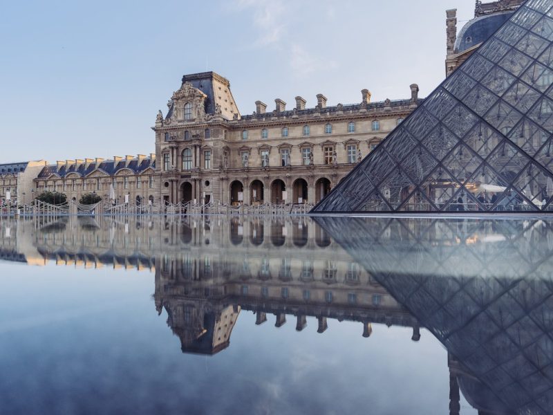 Francia - Museo del Louvre en París-1920x1282
