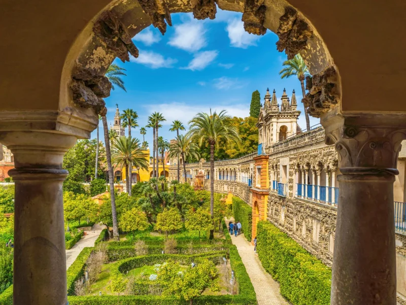 España - exterior-garden-real-alcazar-destination-sevilla-1920x1280